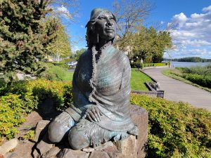 sculpture of Ilchee, which means 'Moon Woman'