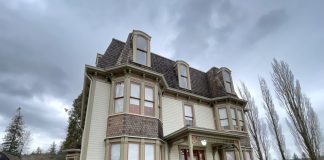 Worthington Mansion outside